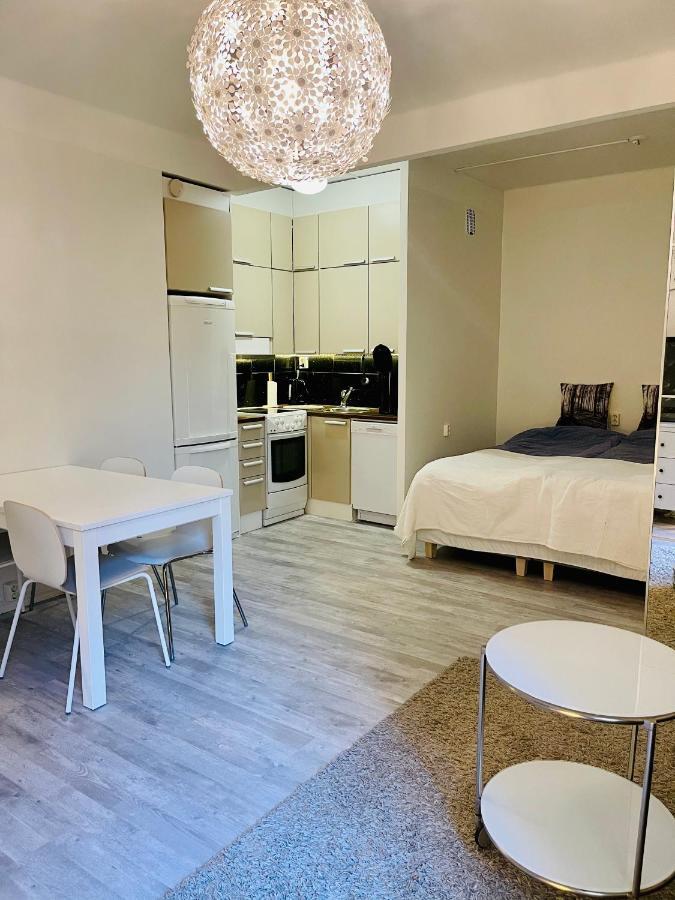 Upea Yksioe Aivan Helsingin Keskustasta Apartamento Helsínquia Exterior foto